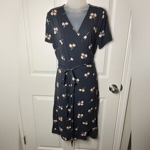 LOFT Plus gray/black wrap dress with berries